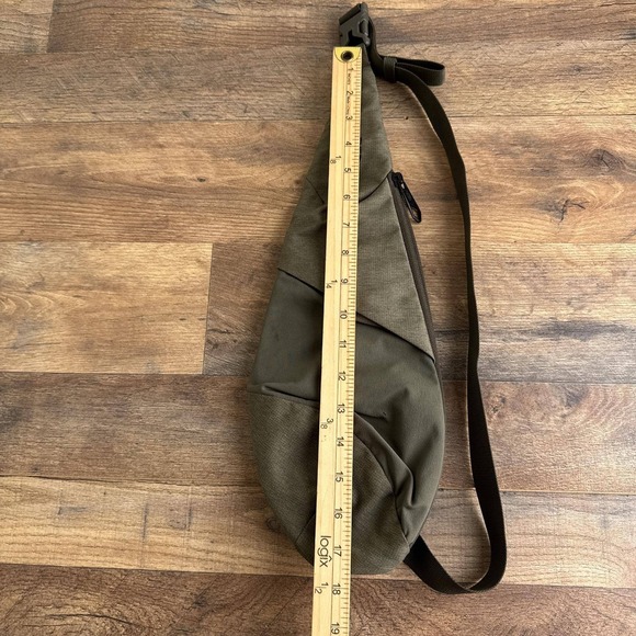 The North Face Electra Sling S Bag Military Green Hiking Fishing - Picture 4 of 9